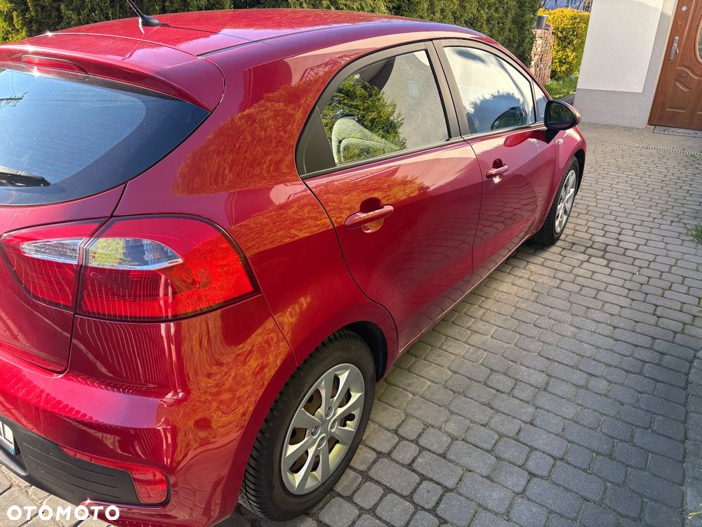 Kia Rio - 12