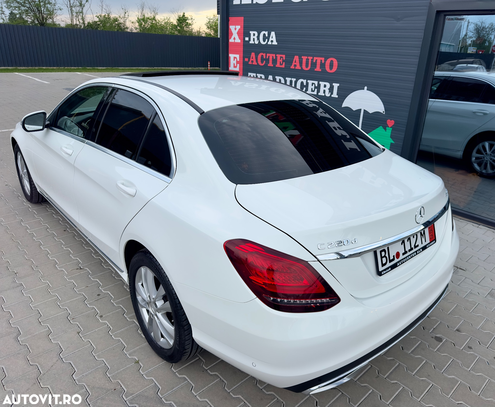 Mercedes-Benz C 220 d 4Matic T 9G-TRONIC AMG Line - 22