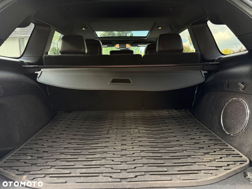 Jeep Grand Cherokee - 13