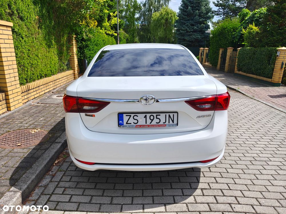 Toyota Avensis 1.8 Premium - 8