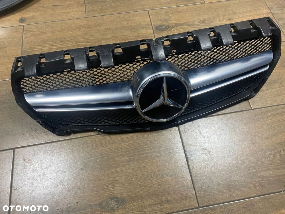 ATRAPA Mercedes CLA45 W117 A1178880460 ORG - 2