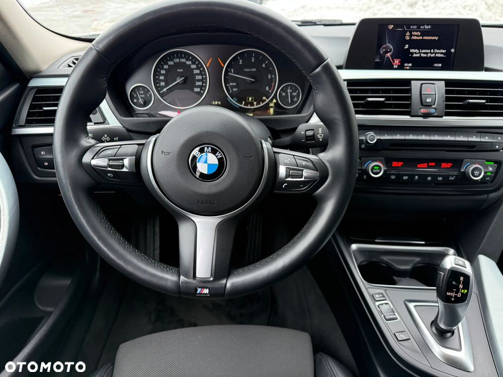 BMW Seria 3 320d xDrive Sport Line - 32