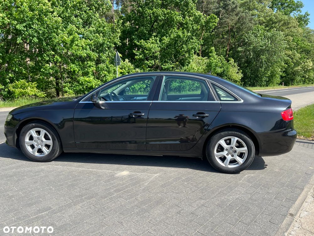 Audi A4 Limousine - 4
