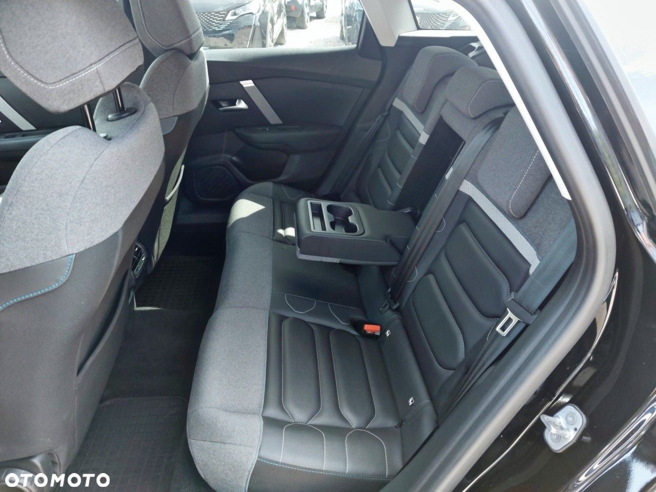 Citroën C4 1.2 PureTech Max S&S EAT8 - 10