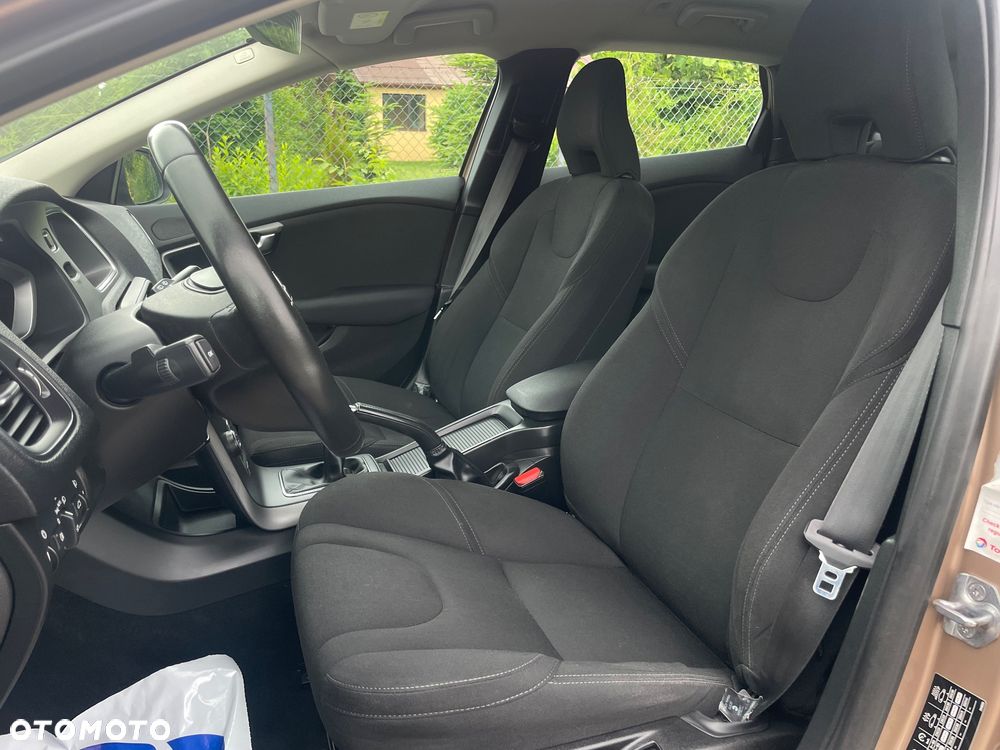 Volvo V40 D2 Momentum - 5