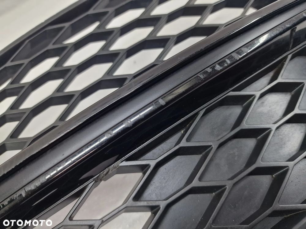 AUDI Q5 8R0 LIFT S-LINE LEWA KRATKA BOCZNA ZDERZAKA PRZEDNIEGO PRZÓD , NR 8R0807681R , NR AUKCJI D/97 - 18