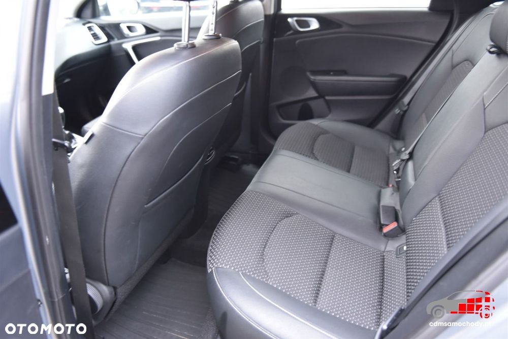 Kia Ceed - 16