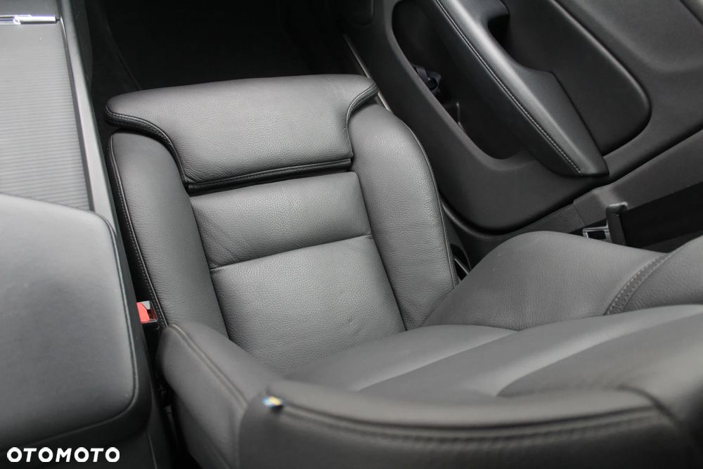 Volvo V60 Cross Country B4 D AWD Geartronic - 30