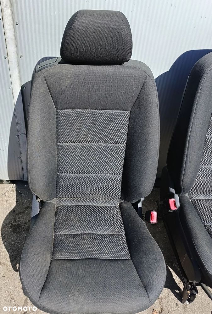 W169 fotel przedni przód podgrzewany 3d stan bdb bez uszkodzeń Europa A klasa Mercedes - 2