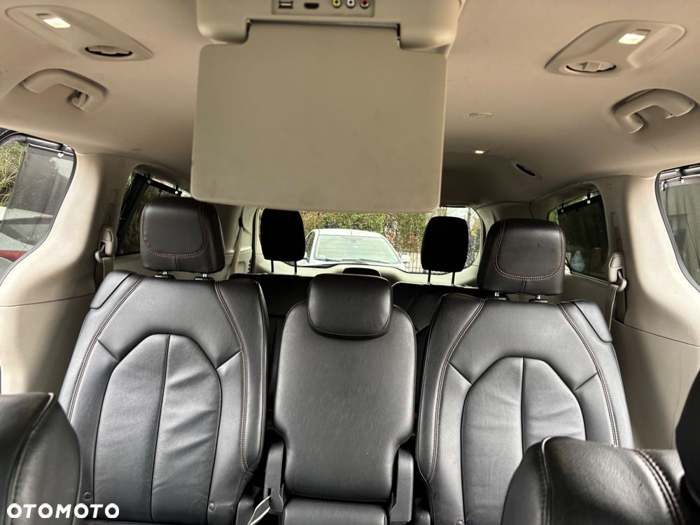 Chrysler Pacifica - 18