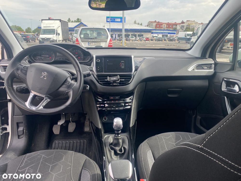 Peugeot 2008 1.2 Pure Tech GPF Allure S&S - 4