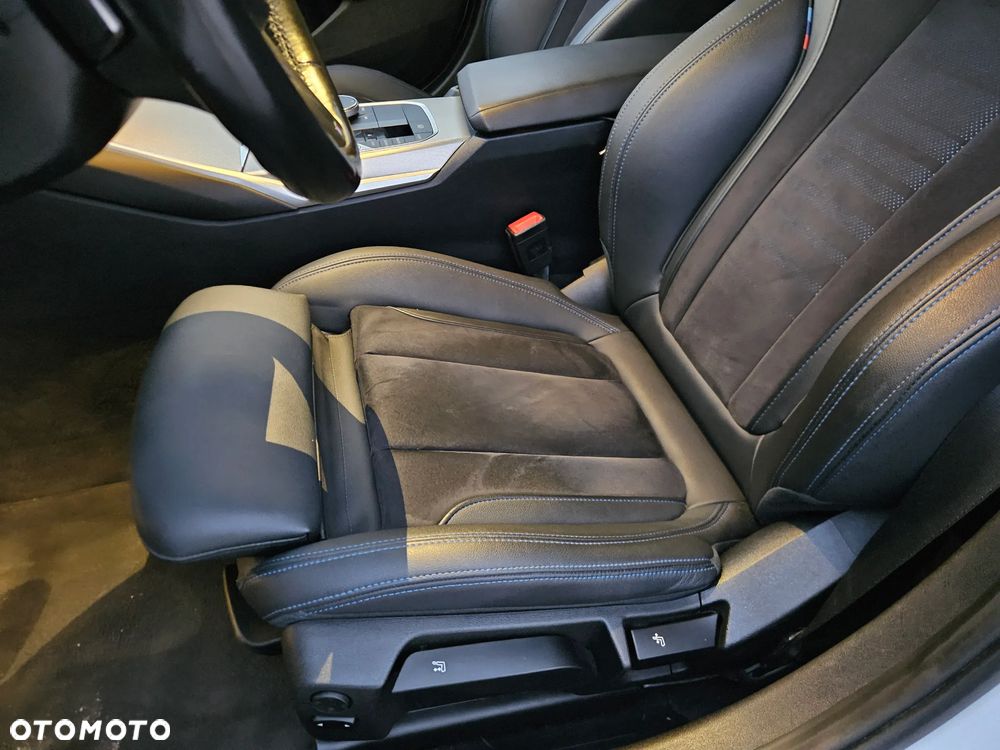 BMW Seria 3 320d xDrive MHEV M Sport sport - 28
