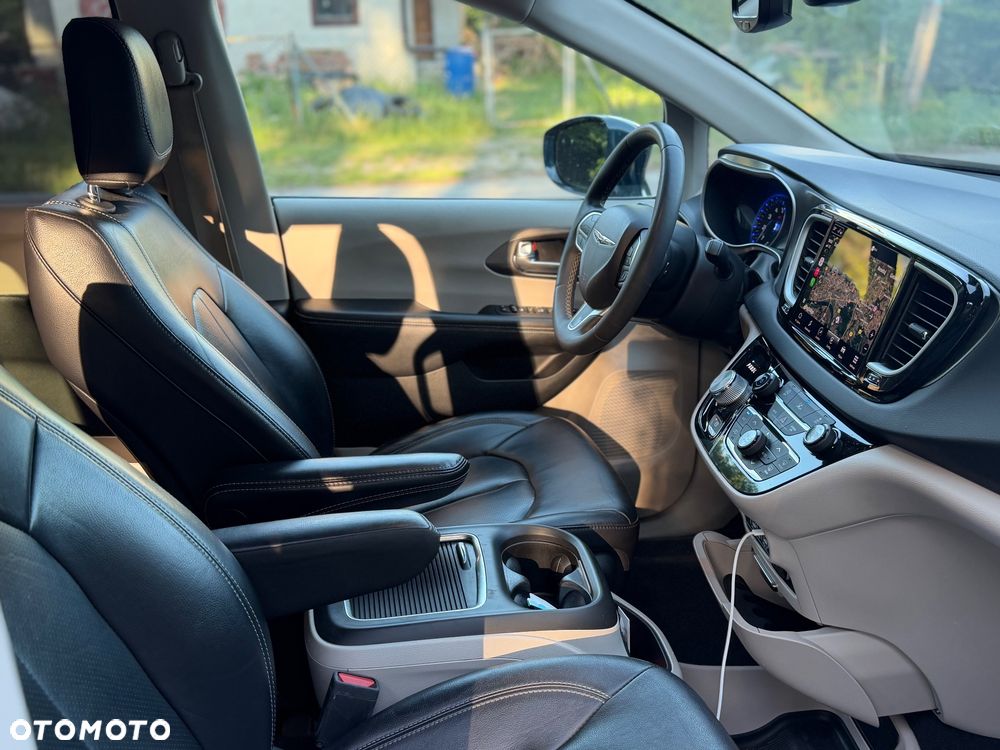 Chrysler Pacifica - 10