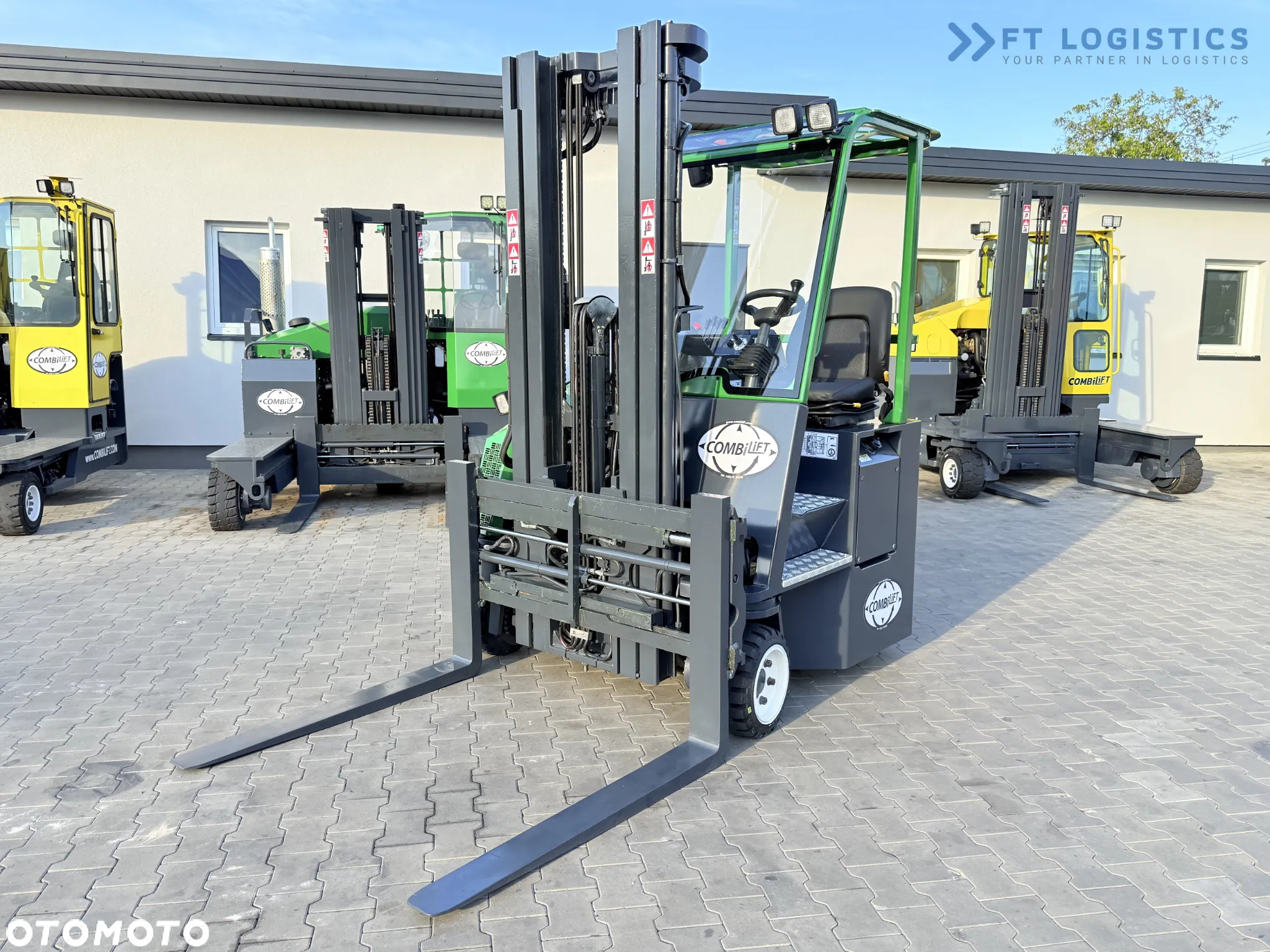 Combilift C2500CB / TRIPLEX / 5500MM / WOLNY SKOK / DIESEL / JEDYNIE 3768MTH / POZYCJONER / PRZESUW BOCZNY / NOWE OPONY / JAK NOWY / Szeroka oferta wózków czterokierunkowych i bocznych, dopasowanych do różnorodnych potrzeb i zastosowań. - 4