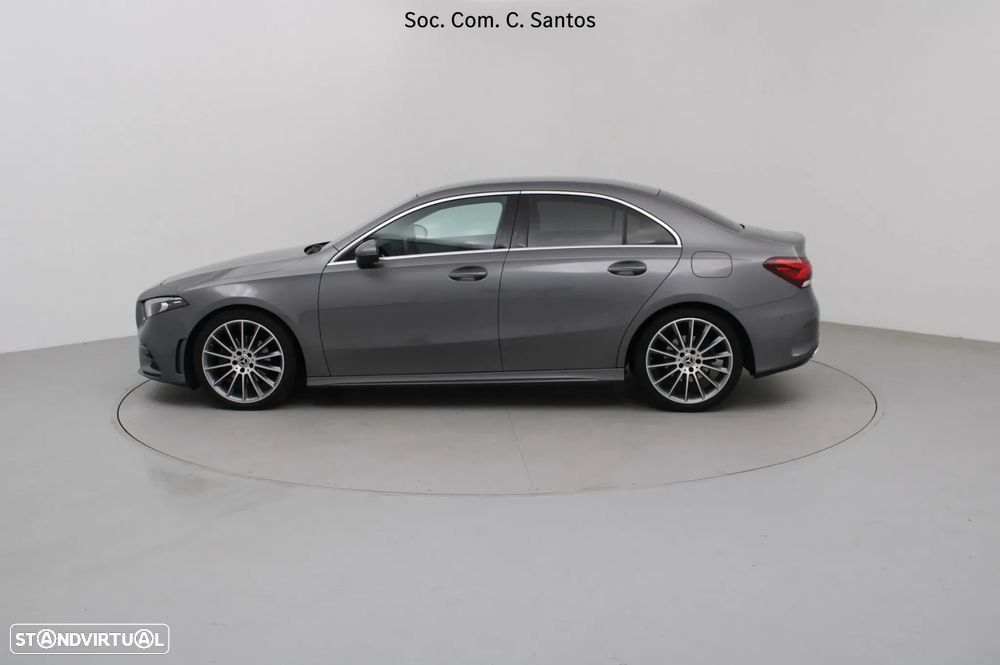 Mercedes-Benz A 200 Limousine AMG Line - 4