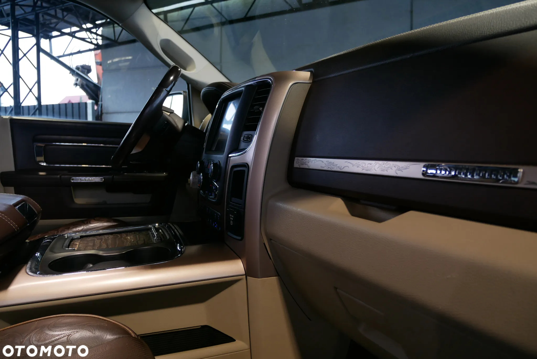 RAM 1500 5.7 Crew Cab Longhorn - 33
