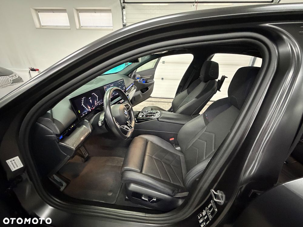 BMW Seria 5 520d xDrive mHEV M Sport - 21