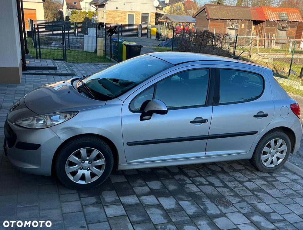 Peugeot 207 - 15