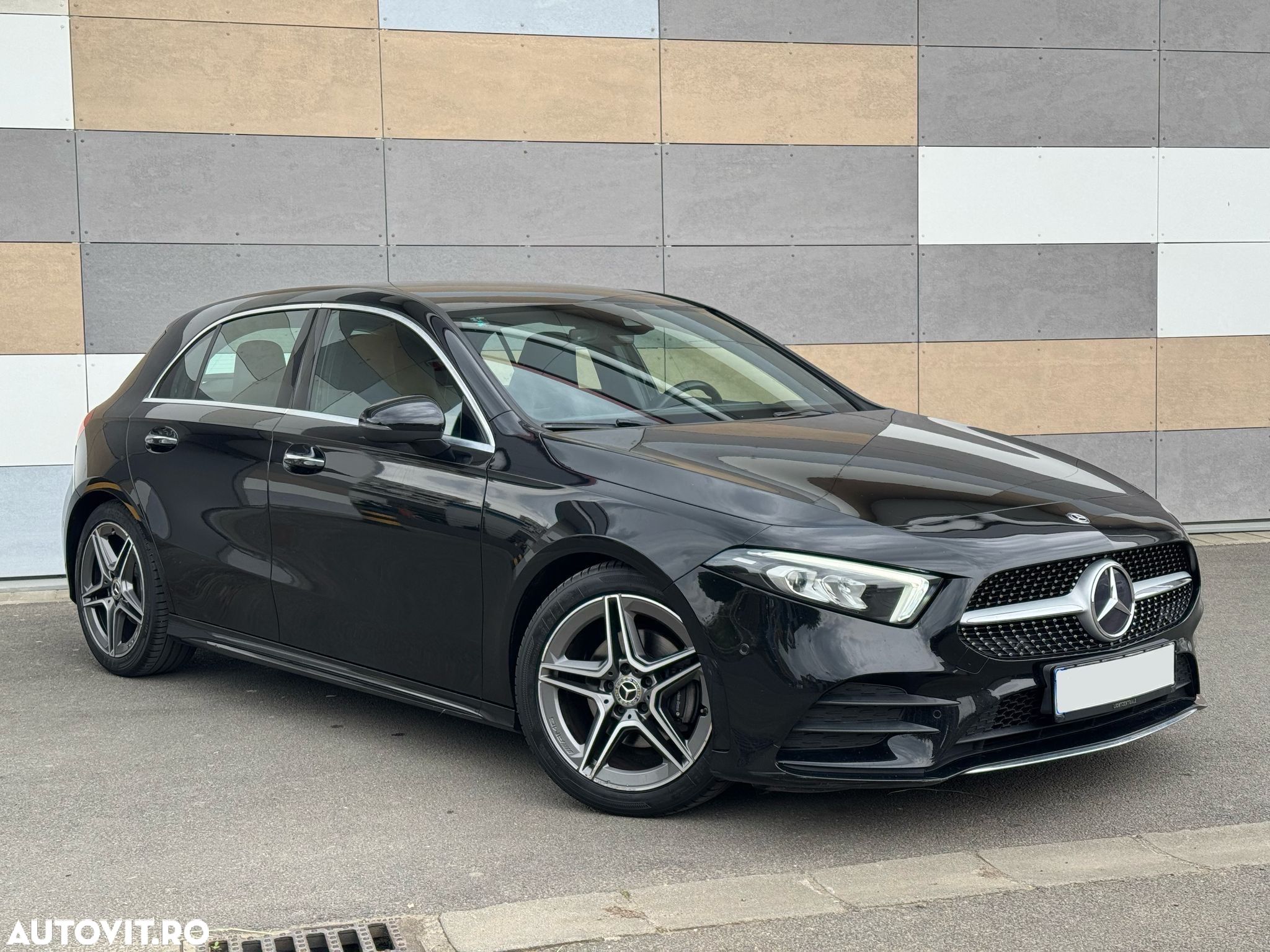 Mercedes-Benz A 180 d 7G-DCT AMG Line - 1