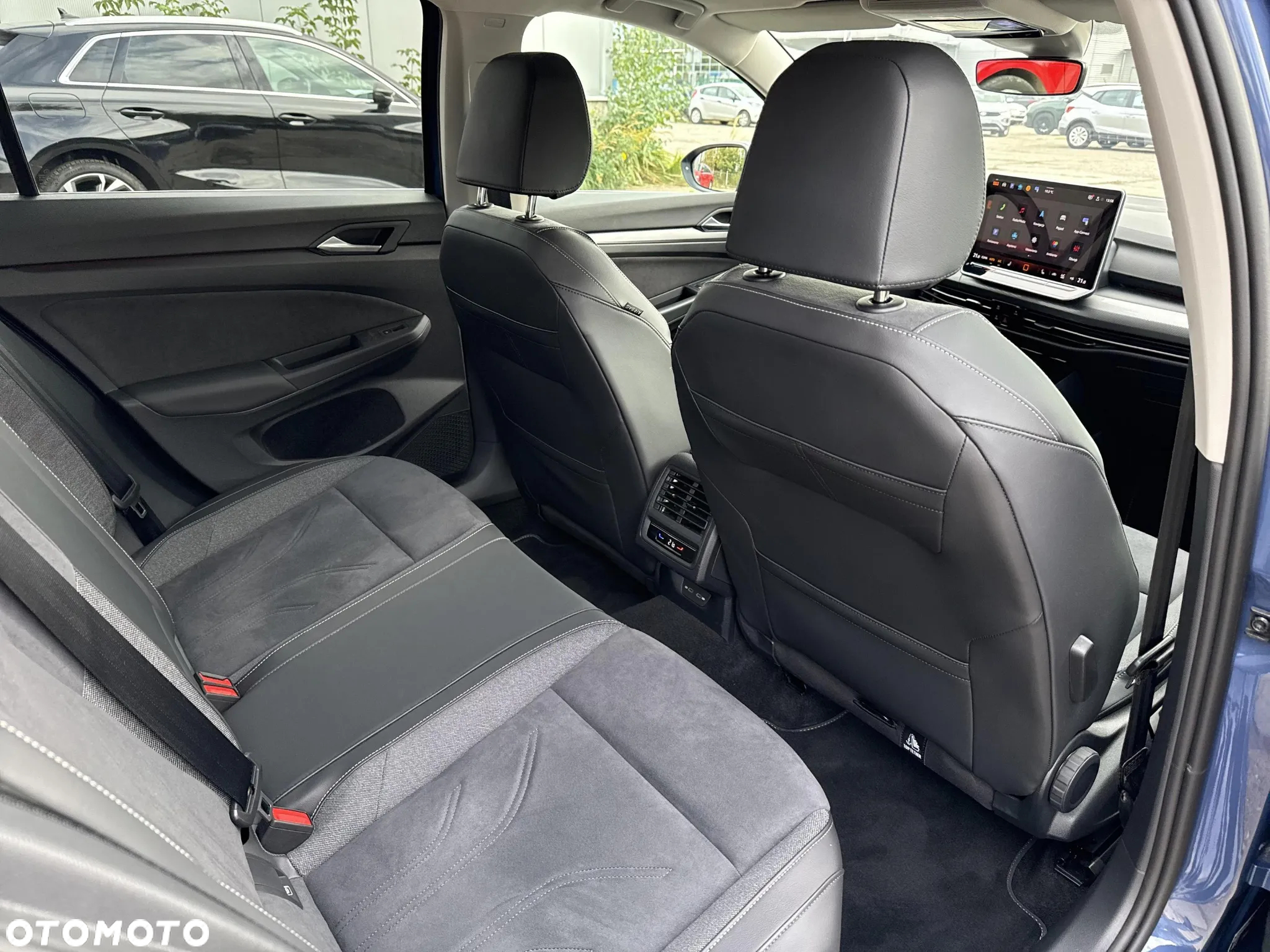 Volkswagen Golf - 24