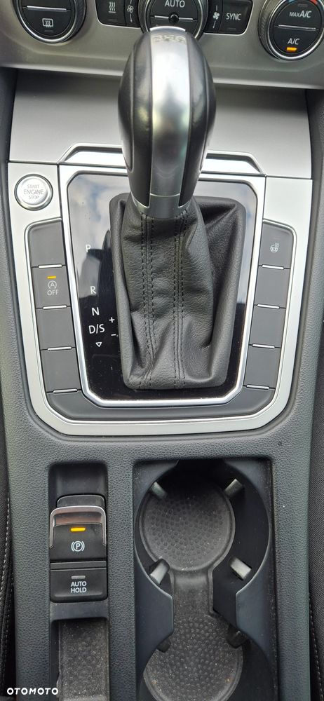 Volkswagen Passat 2.0 TDI SCR (BlueMotion Technology) DSG Comfortline - 25