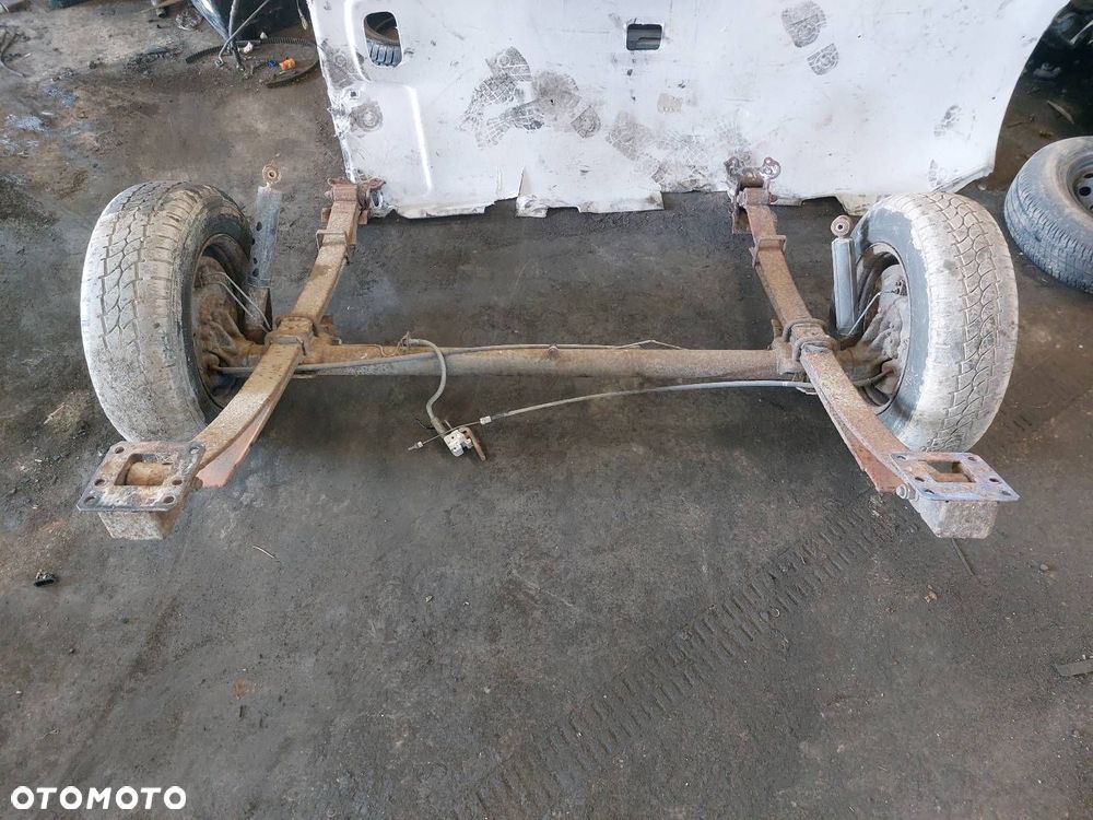 BELKA OŚ ZAWIESZENIA TYŁ OPEL MOVANO A - 1