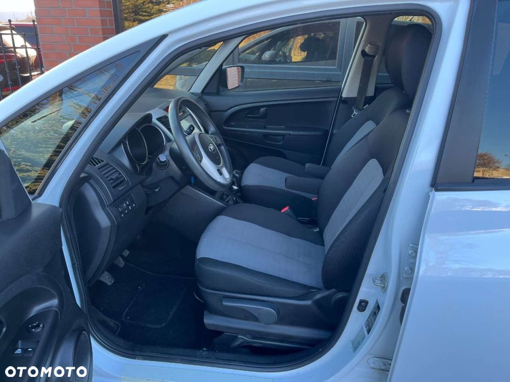 Kia Venga 1.4 CRDi 90 Business Line - 12