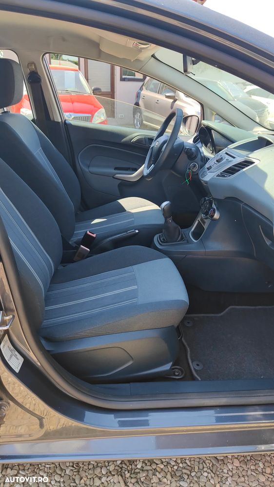 Ford Fiesta - 10
