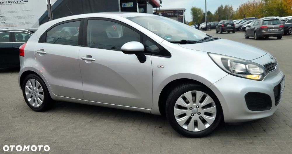 Kia Rio 1.2 Dream Team Edition - 19
