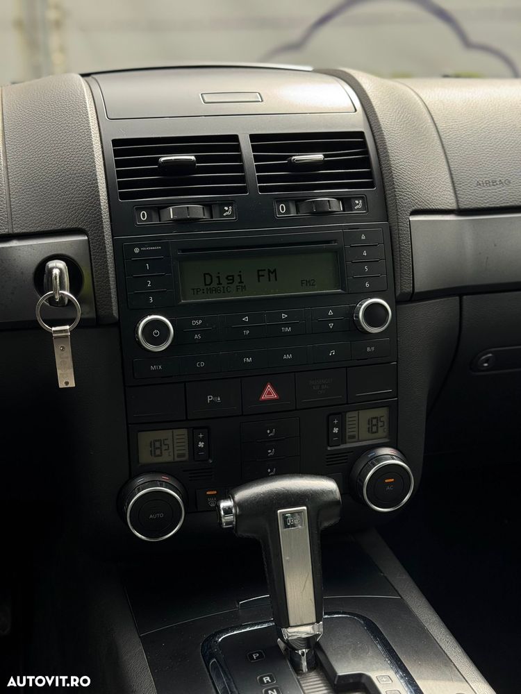 Volkswagen Touareg 2.5 R5 TDI DPF Aut. - 24