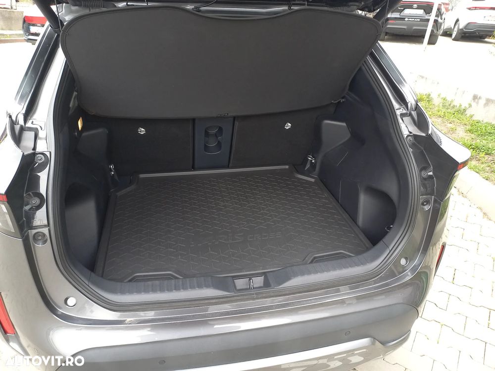 Toyota Yaris Cross 1.5 VVT-i HSD 4x4 Exclusive Adventure - 14