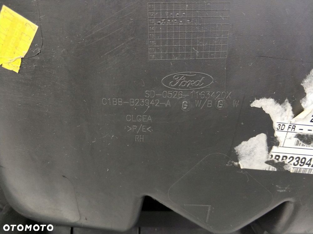 tapicerka boczek drzwi prawych prawy przód przedni FORD FIESTA MK7 LIFT 3D - 8