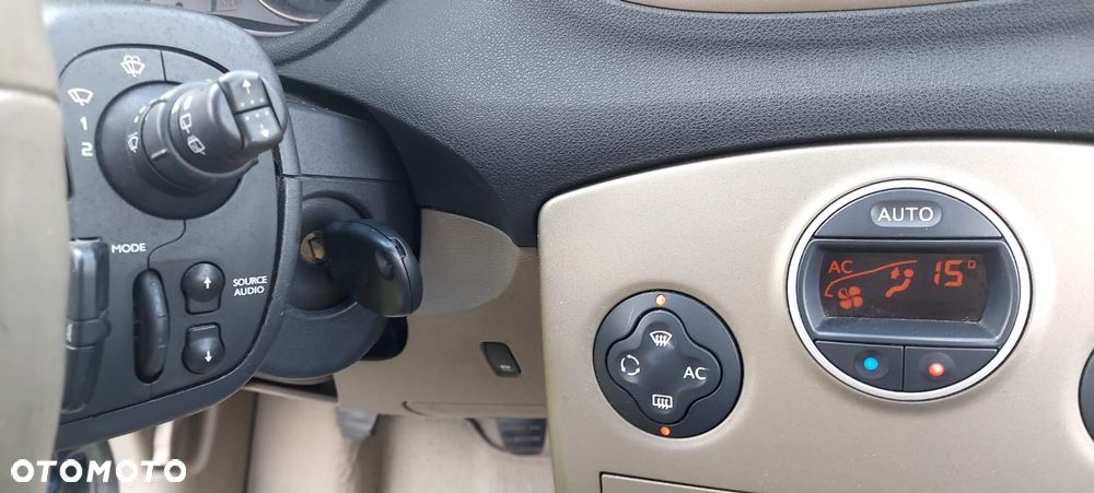 Renault Clio 1.4 16V Dynamique - 13