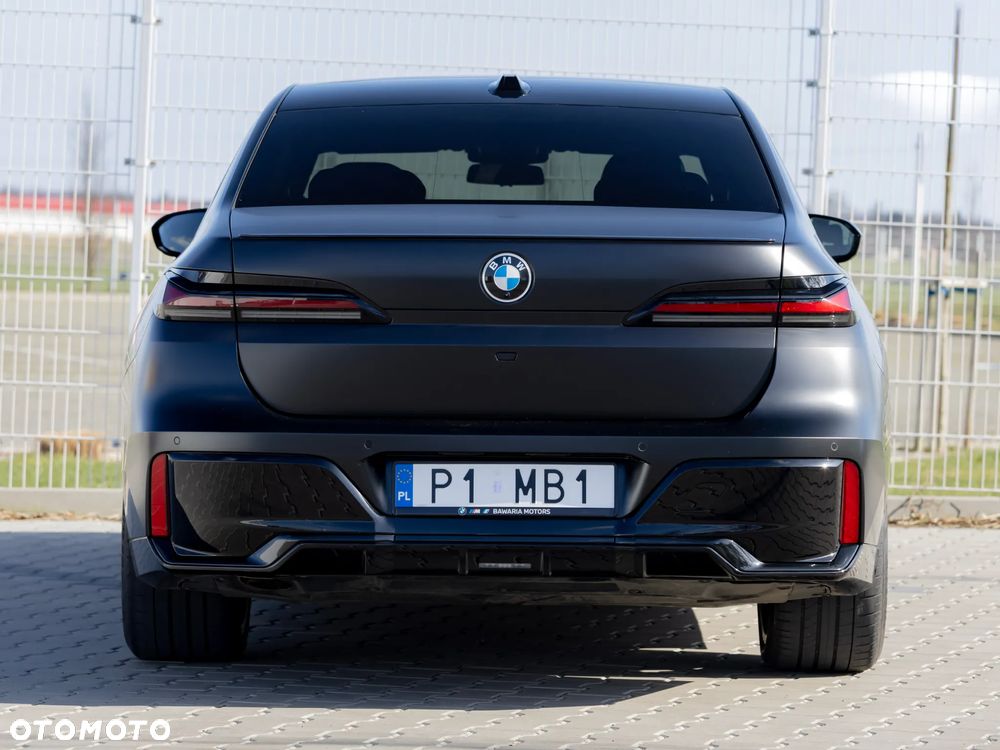 BMW Seria 7 - 8