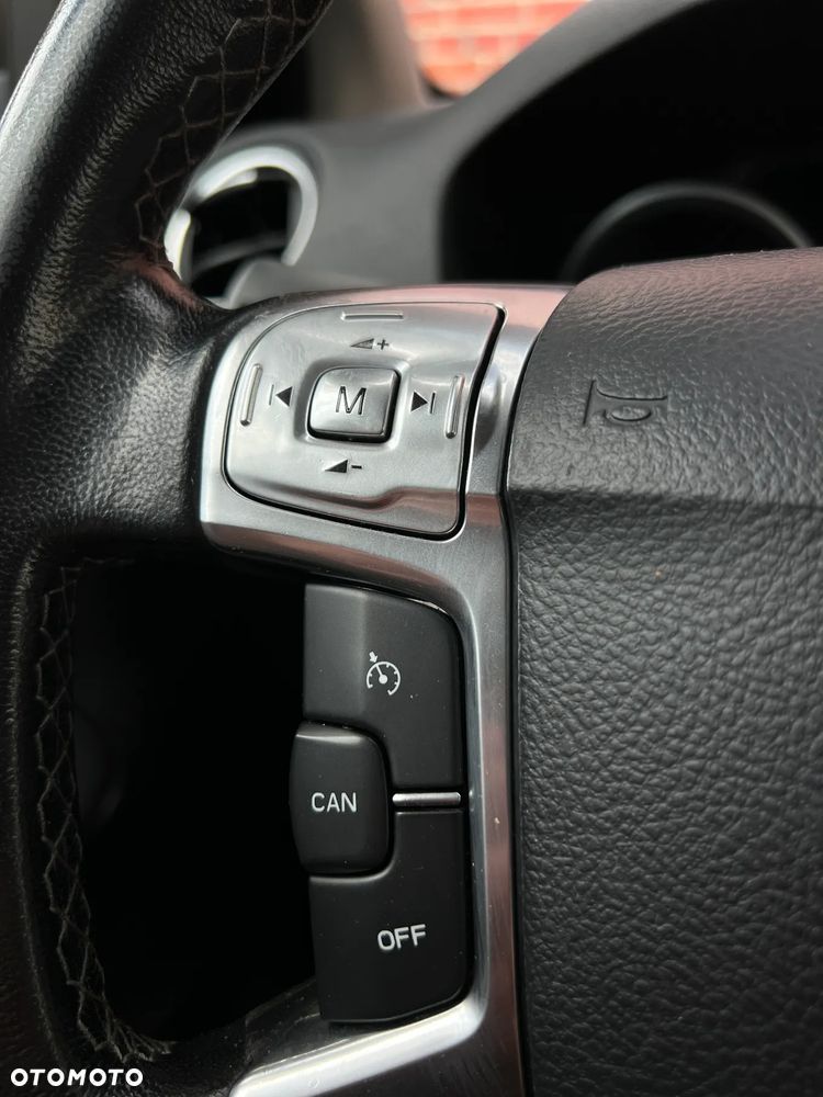 Ford Mondeo - 28