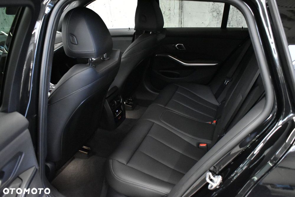 BMW Seria 3 - 21