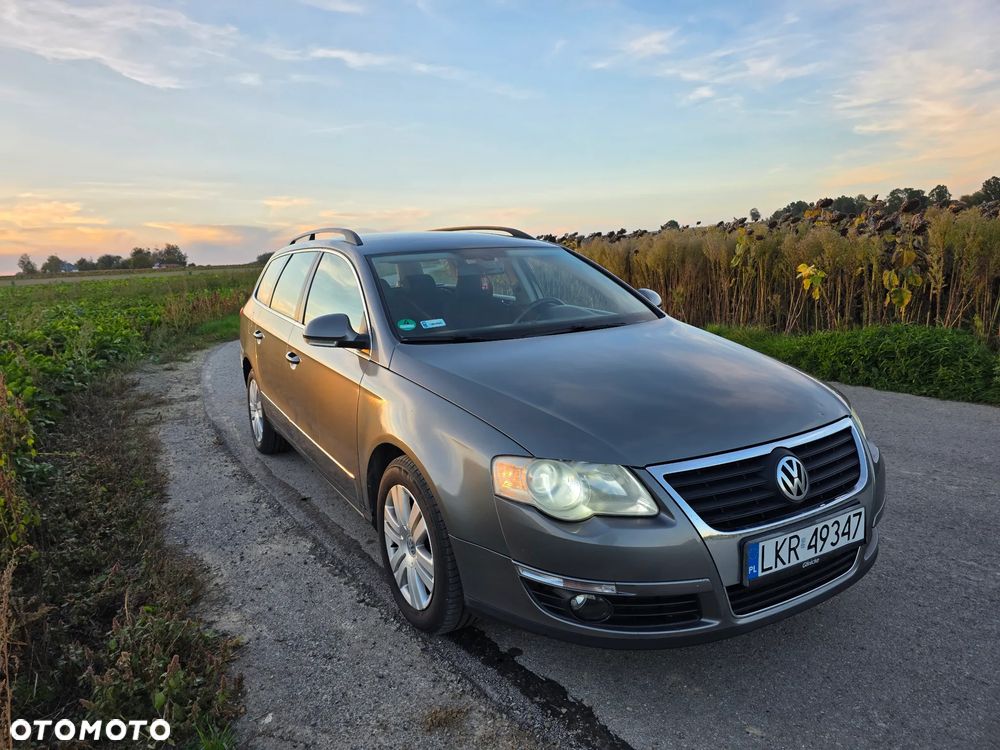 Volkswagen Passat - 4