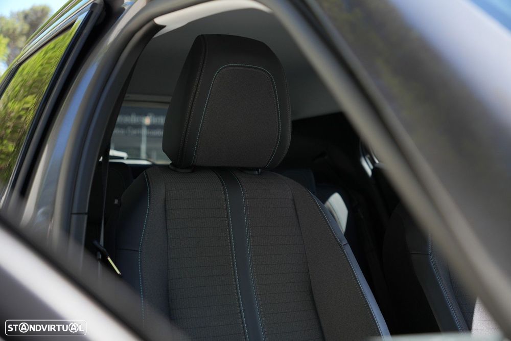 Peugeot 2008 1.2 PureTech Allure Pack - 25