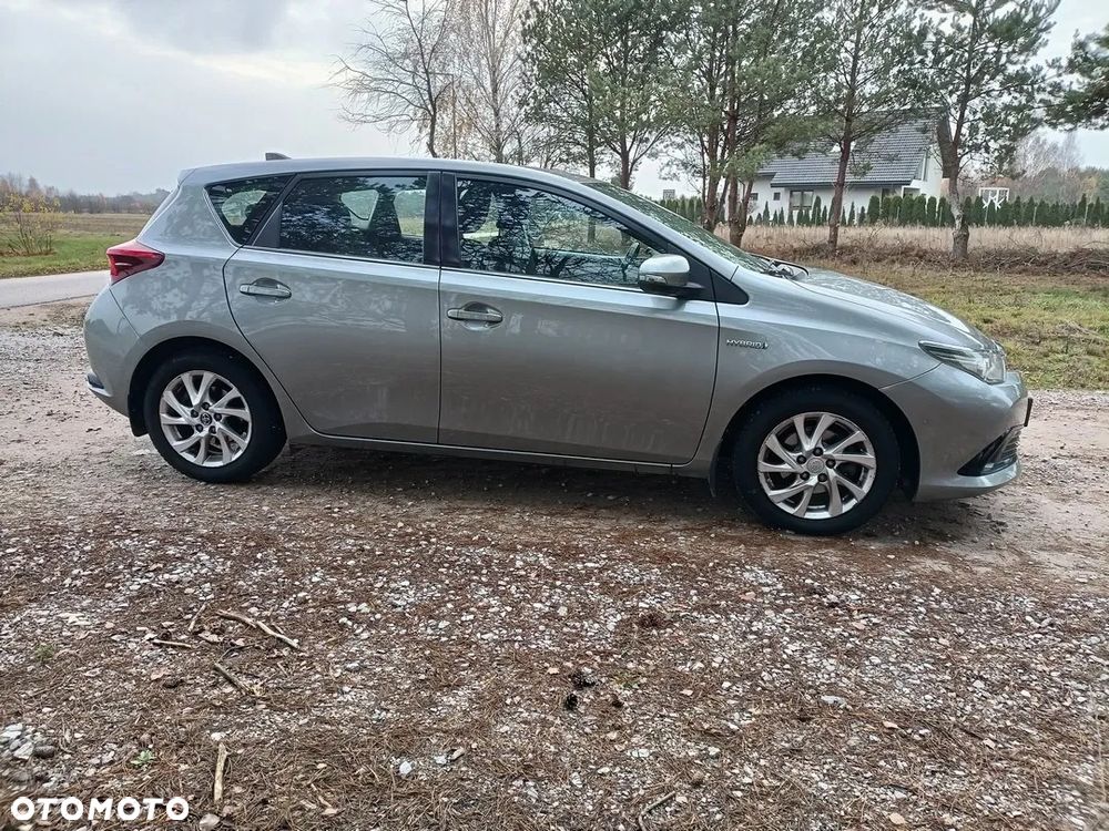 Toyota Auris Hybrid 135 Prestige - 6