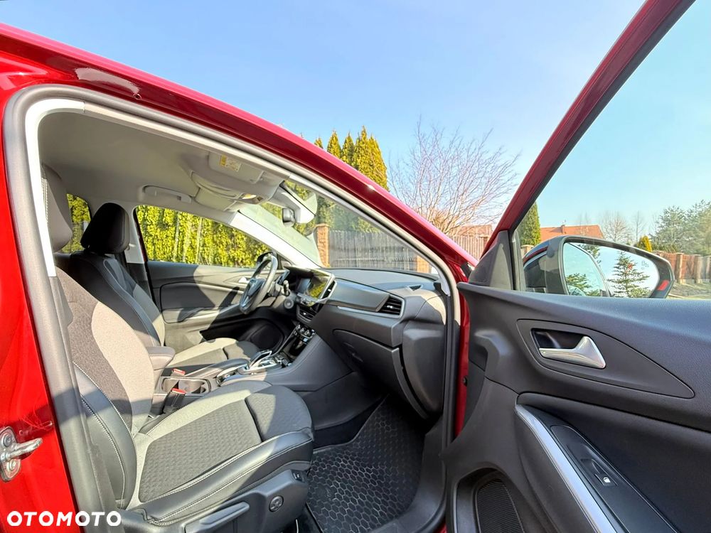 Opel Grandland X 1.2 T GPF Design&Tech S&S - 27