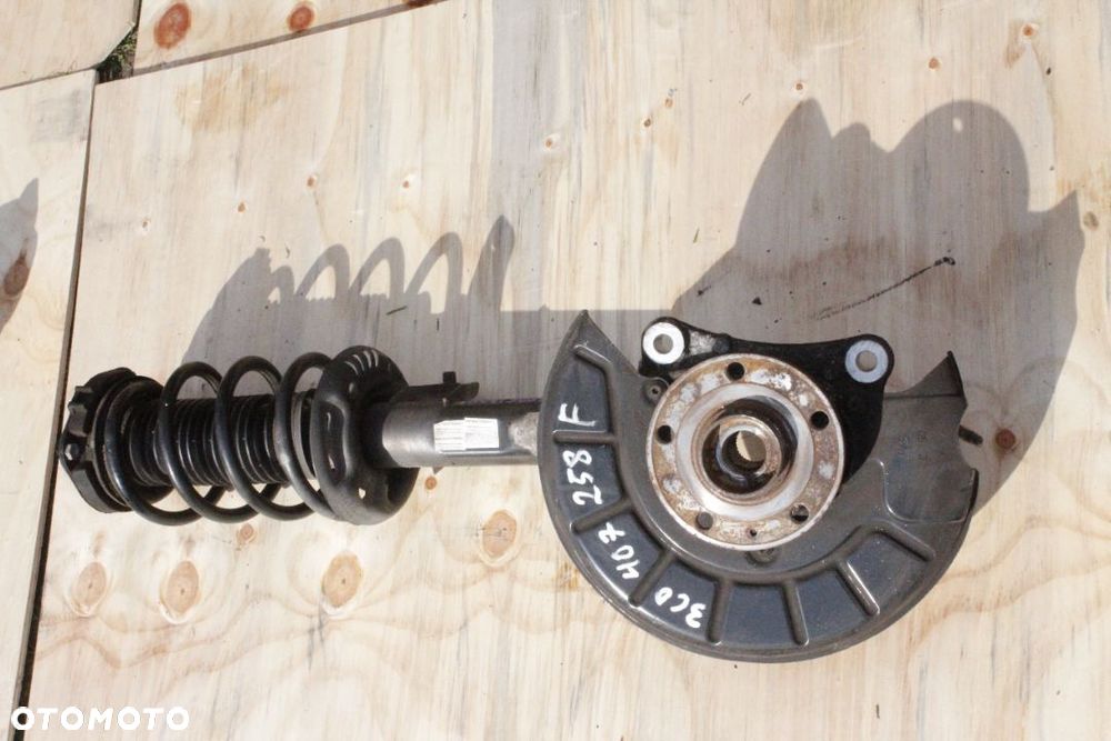 Zwrotnica Przednia Prawa VW Sharan 2.0 TDI 3C0407258F 2014 - 2