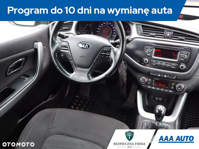 Kia Ceed - 8