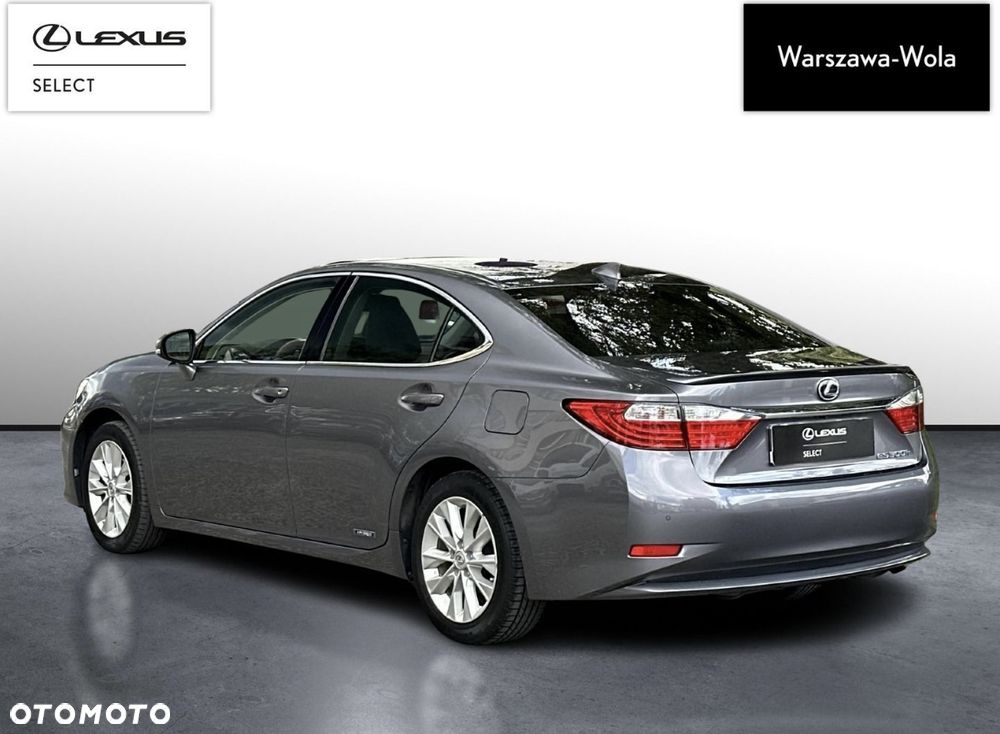 Lexus ES - 5