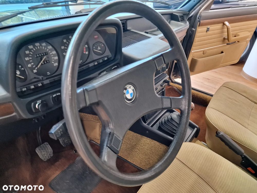 BMW Seria 5 - 25