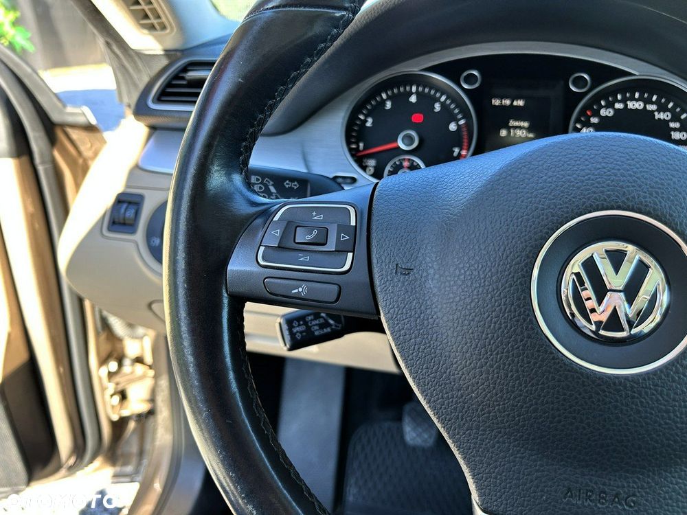Volkswagen Passat CC - 16