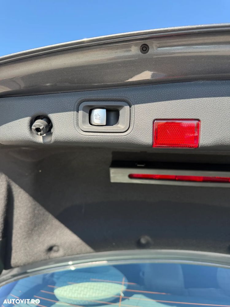 Mercedes-Benz E 300 d Aut. - 12