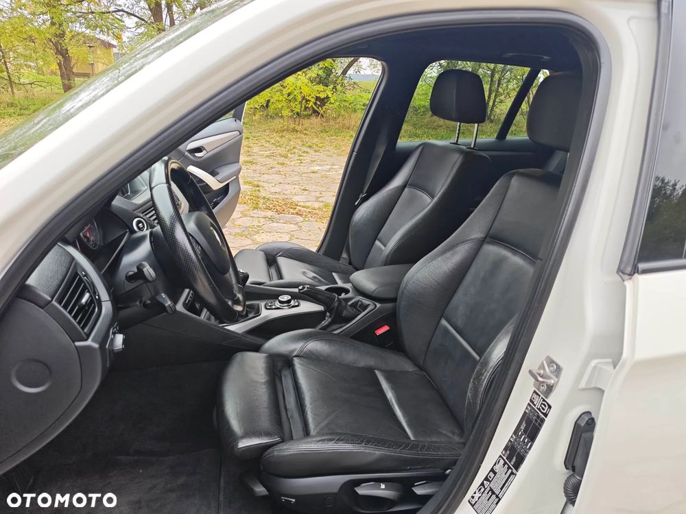 BMW X1 xDrive18d xLine - 28