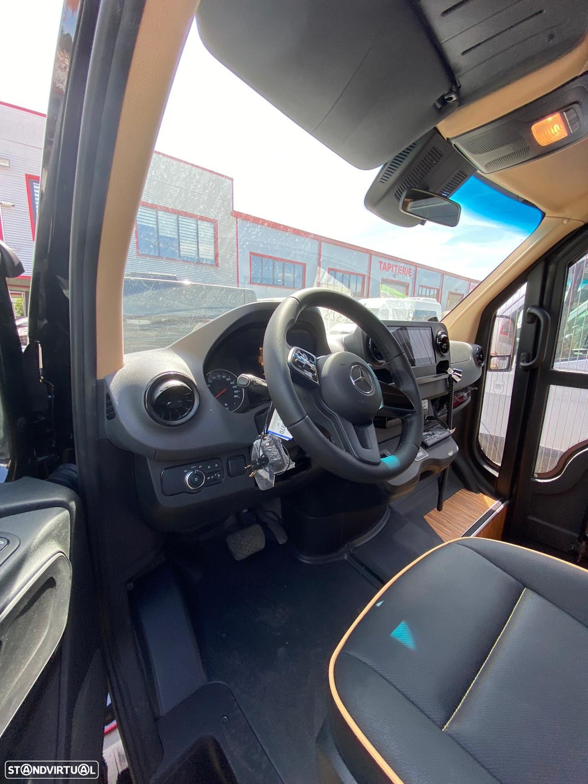 Mercedes Benz Sprinter 519 - 34