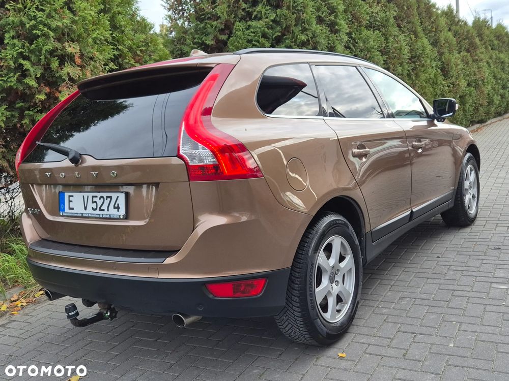 Volvo XC 60 2.4D AWD Momentum - 12