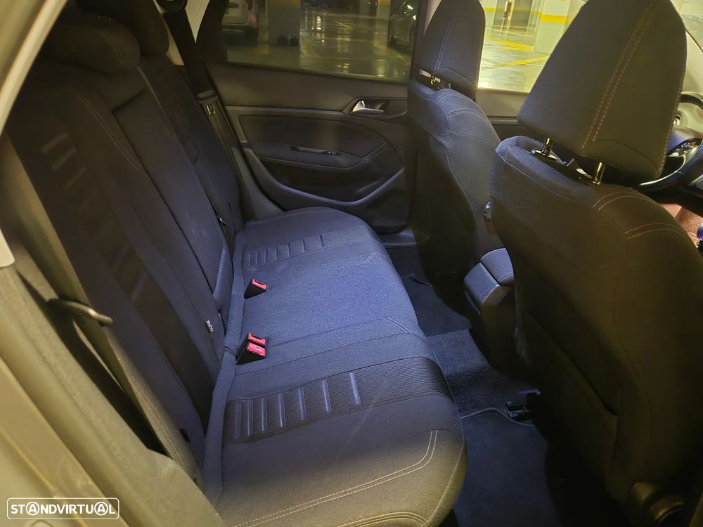 Peugeot 308 SW e-HDi 115 Stop & Start Allure - 32